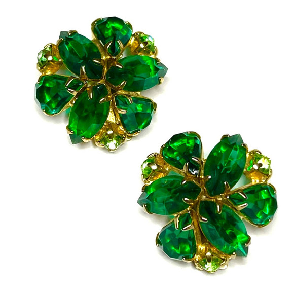 Clip Earrings Emerald Green Peridot Gold Uranium Glass Vtg Estate Jewelry O30 - Picture 1 of 6